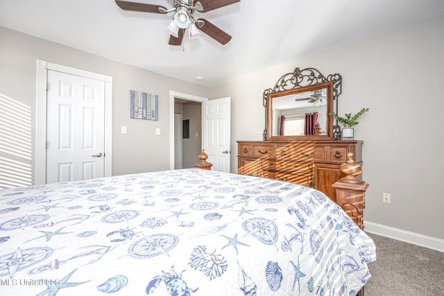 2421 Beachview Drive, F16, Ocean Springs, MS 39564