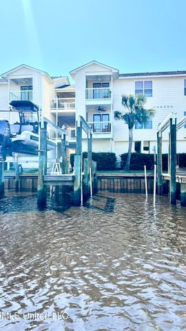 2421 Beachview Drive, F16, Ocean Springs, MS 39564