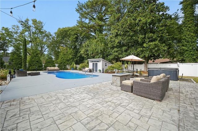 4400 Chandler LN, Virginia Beach, VA 23455