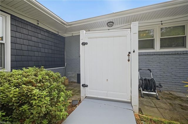 4400 Chandler LN, Virginia Beach, VA 23455