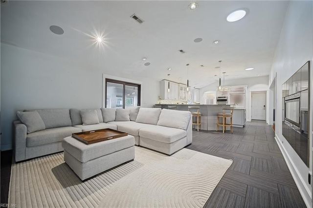 4400 Chandler LN, Virginia Beach, VA 23455