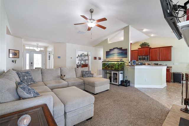 19 FREEMONT TURN, Palm Coast, FL 32137