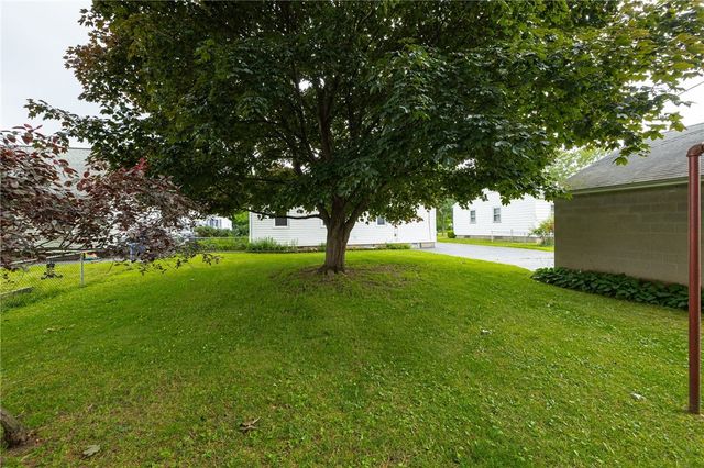 325 Cravenwood Avenue, Greece, NY 14616
