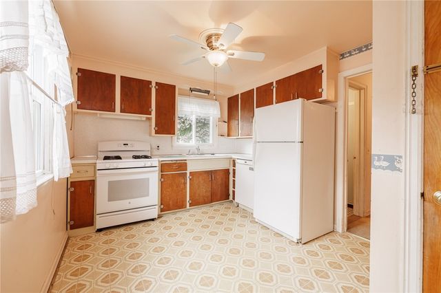 325 Cravenwood Avenue, Greece, NY 14616