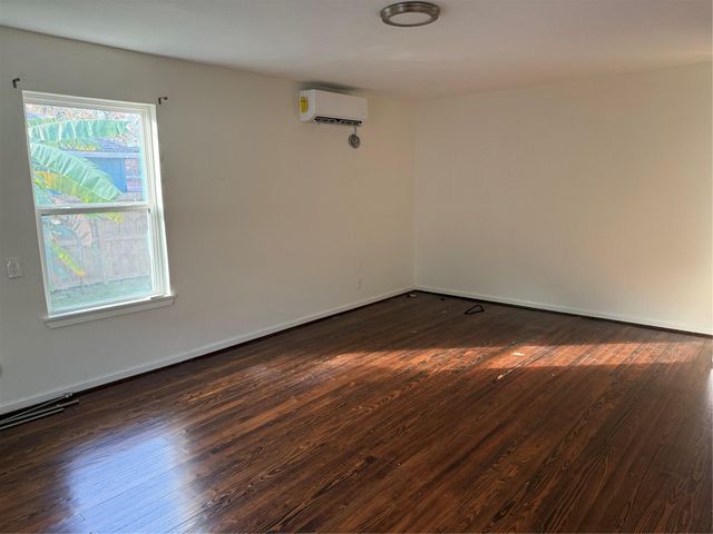 7019 Bonham Street, Houston, TX 77020