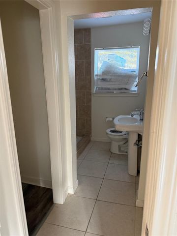 7019 Bonham Street, Houston, TX 77020