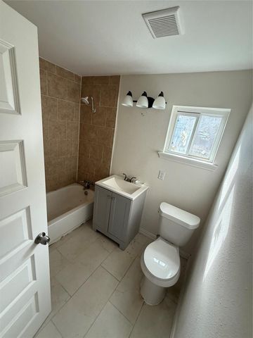 7019 Bonham Street, Houston, TX 77020