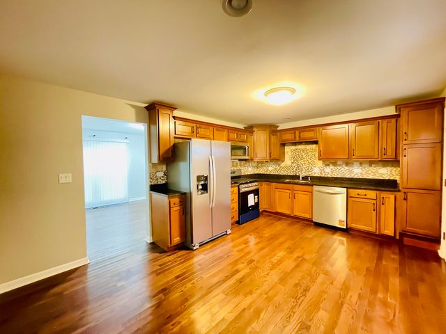245 Healy Avenue, Romeoville, IL 60446