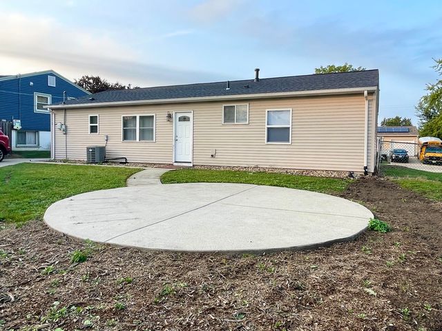 245 Healy Avenue, Romeoville, IL 60446
