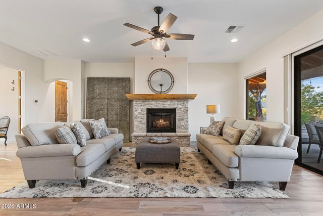 21620 W Buckwheat Lane, Congress, AZ 85332