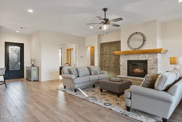 21620 W Buckwheat Lane, Congress, AZ 85332