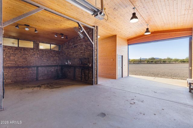 21620 W Buckwheat Lane, Congress, AZ 85332