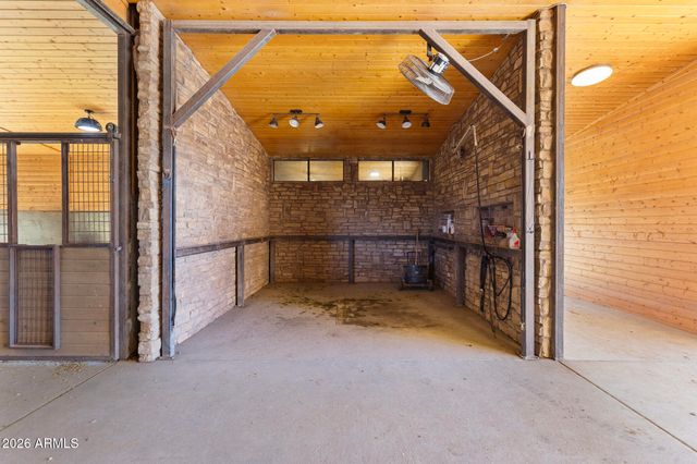 21620 W Buckwheat Lane, Congress, AZ 85332