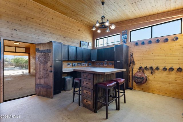 21620 W Buckwheat Lane, Congress, AZ 85332