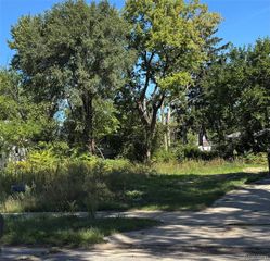5020 Anatole Street, Grosse Pointe, MI 48236