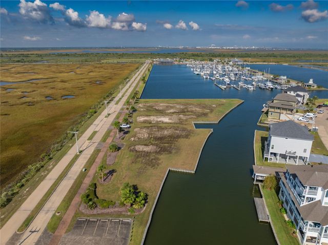 41 Shell Key, Hitchcock, TX 77563