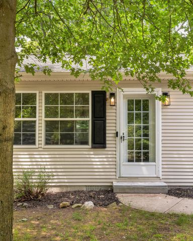 13726 Jennifer Road, Grand Haven, MI 49417