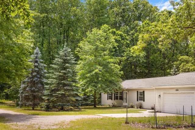 13726 Jennifer Road, Grand Haven, MI 49417