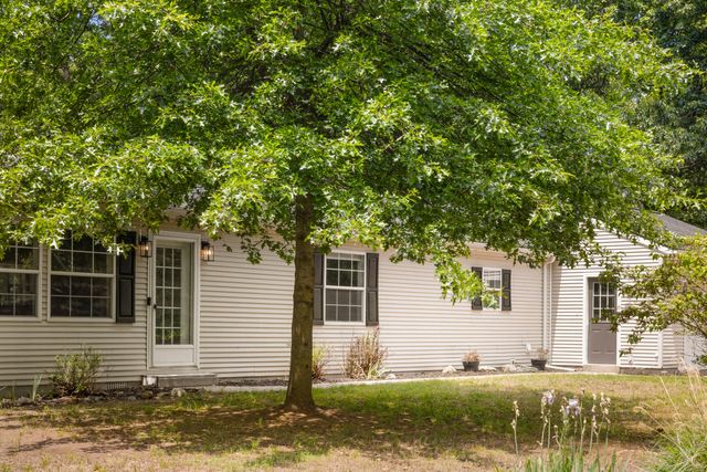 13726 Jennifer Road, Grand Haven, MI 49417