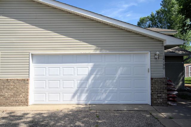 14190 Pineview Drive, Becker, MN 55308