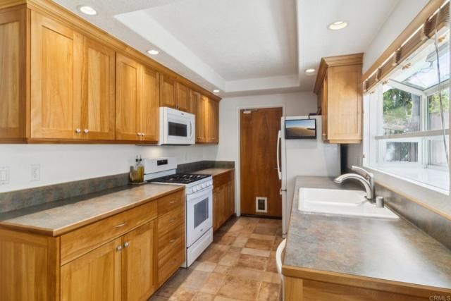 1092 Hidden Vale Drive, Vista, CA 92081