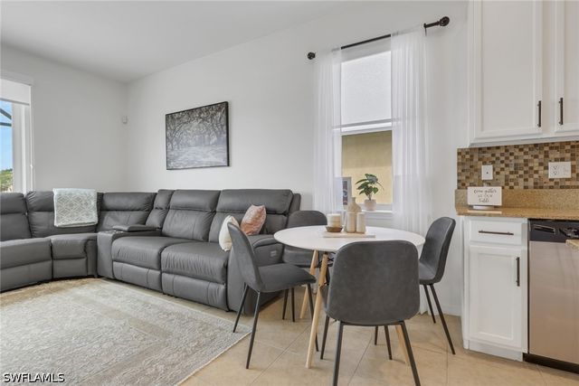 1557 Birdie DR, Naples, FL 34120