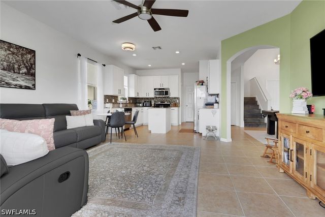 1557 Birdie DR, Naples, FL 34120