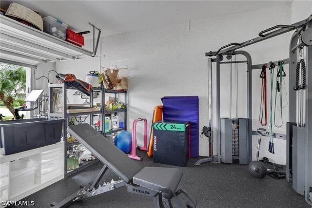 1557 Birdie DR, Naples, FL 34120