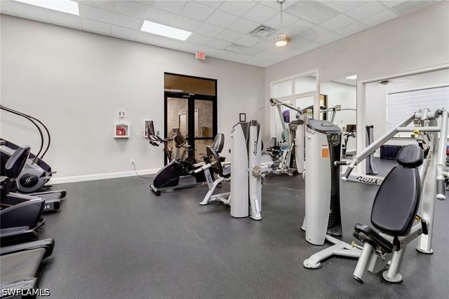 1557 Birdie DR, Naples, FL 34120