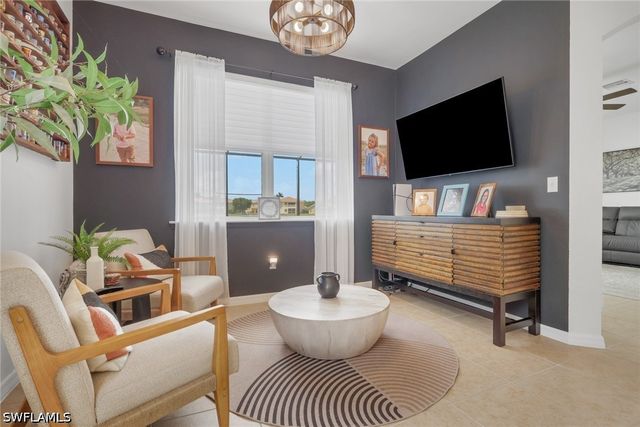 1557 Birdie DR, Naples, FL 34120