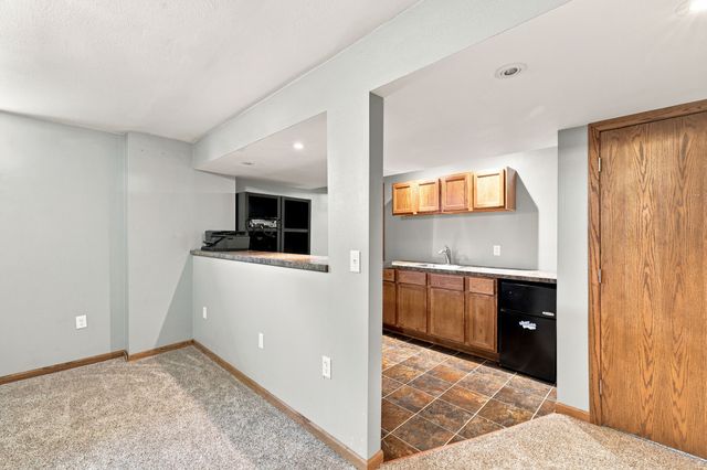 704 SW 50th Street, Ankeny, IA 50023