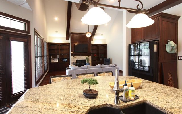 284 Stonewolf Court, Gordonville, TX 76245