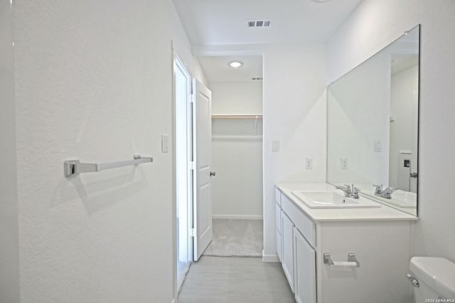 6718 Marble Ridge, Elmendorf, TX 78112