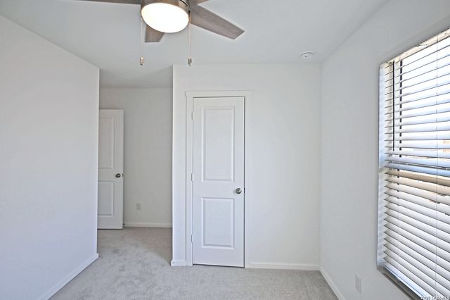 6718 Marble Ridge, Elmendorf, TX 78112