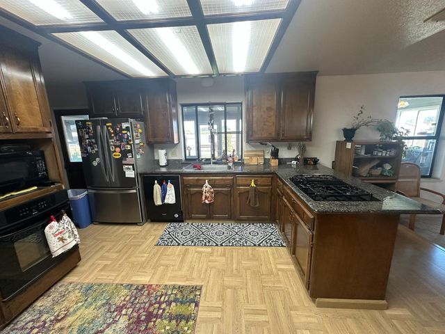 8213 E Monte Vista Ave, Denair, CA 95316