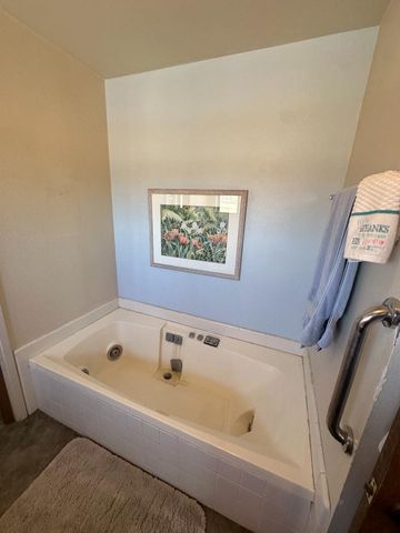 8213 E Monte Vista Ave, Denair, CA 95316