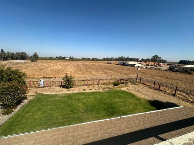 8213 E Monte Vista Ave, Denair, CA 95316