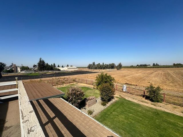 8213 E Monte Vista Ave, Denair, CA 95316