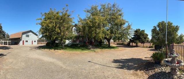 8213 E Monte Vista Ave, Denair, CA 95316