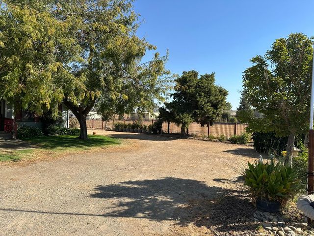 8213 E Monte Vista Ave, Denair, CA 95316