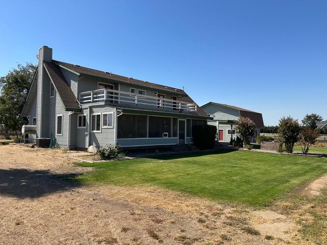 8213 E Monte Vista Ave, Denair, CA 95316