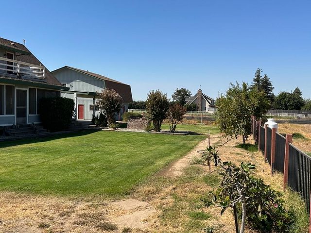 8213 E Monte Vista Ave, Denair, CA 95316