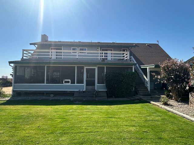 8213 E Monte Vista Ave, Denair, CA 95316