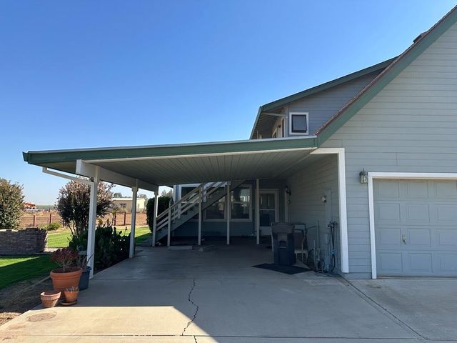 8213 E Monte Vista Ave, Denair, CA 95316