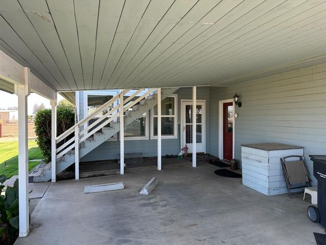 8213 E Monte Vista Ave, Denair, CA 95316