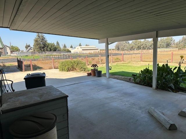 8213 E Monte Vista Ave, Denair, CA 95316