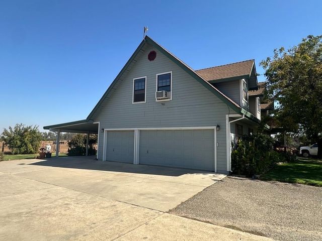 8213 E Monte Vista Ave, Denair, CA 95316