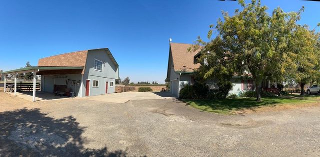 8213 E Monte Vista Ave, Denair, CA 95316
