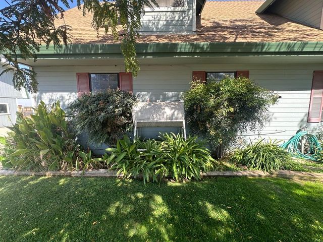 8213 E Monte Vista Ave, Denair, CA 95316