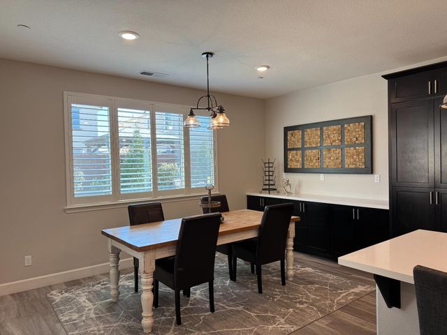 7009 Fox Trot Way, Roseville, CA 95747